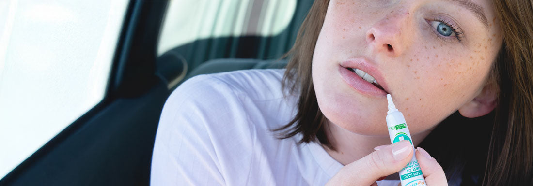 Bouton de fièvre : causes et traitements naturels